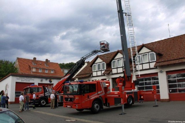 2011-06-16 -52- Vorfuehrung Hubrettungsfahrzeuge